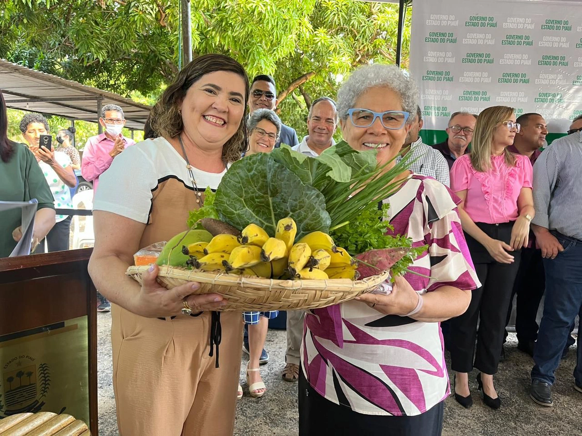 Regina Sousa lança edital do Programa de Alimentação Saudável