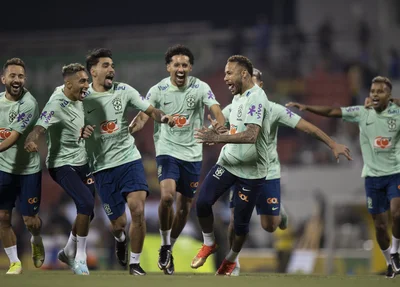Seleção fez o primeiro treino no Catar neste domingo (20)