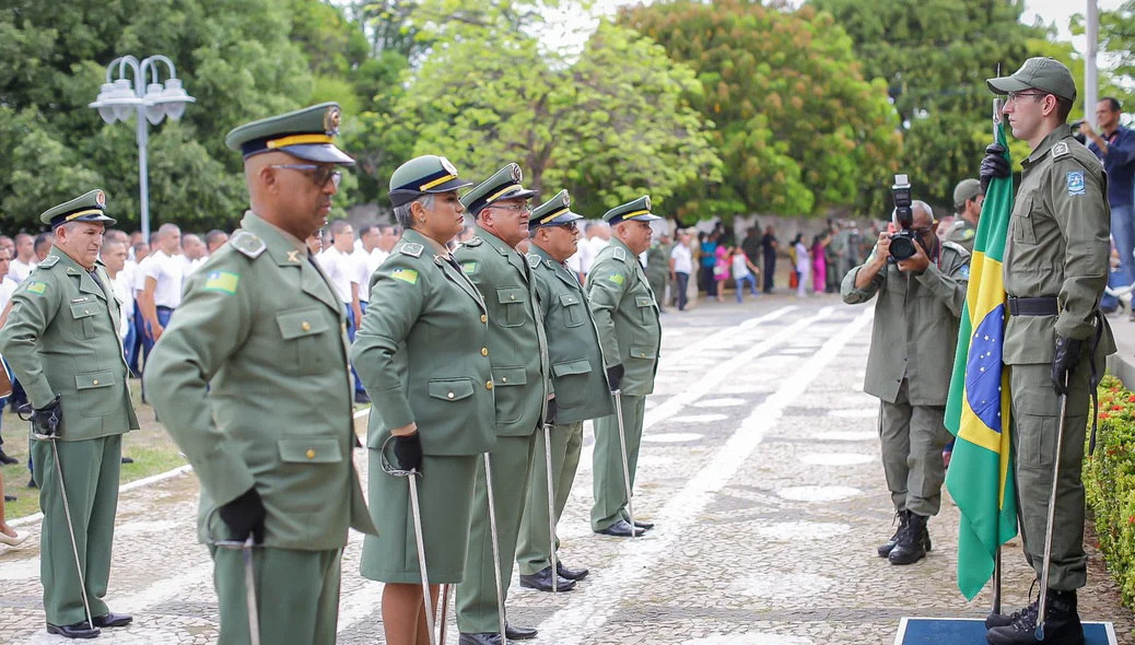 Solenidade em alusão ao Dia da Bandeira