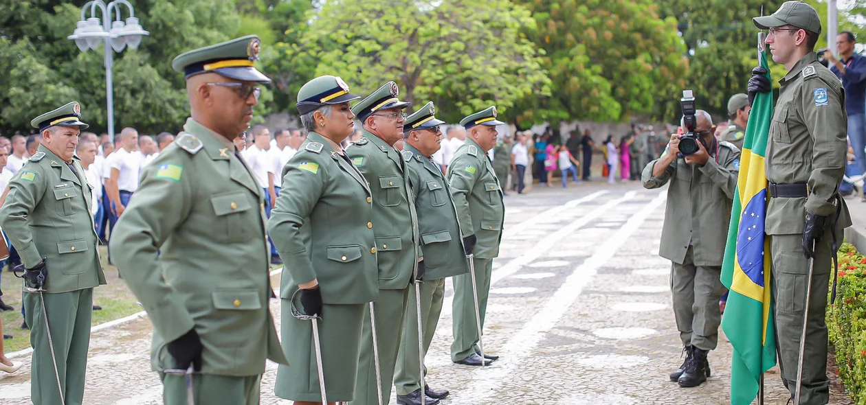 Solenidade em alusão ao Dia da Bandeira