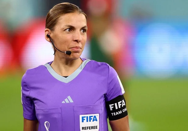 Stephanie Frappart árbitra francesa