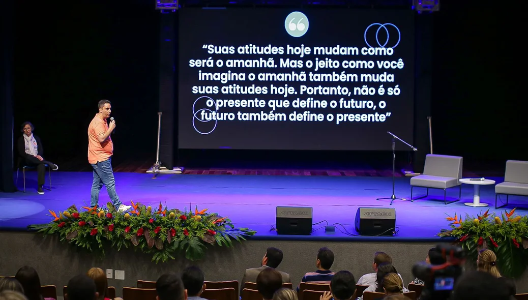 Thiago Sobral duranete apresentação