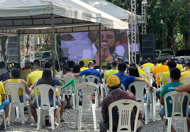 Torcedores presentes na Arena do Povo, na Ponte Estaiada