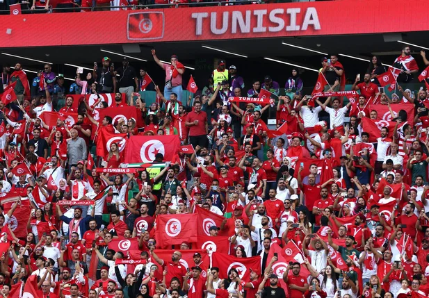 Torcida da Tunísia faz a festa em jogo de estreia da seleção
