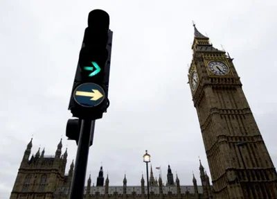 Torre do Big Ben vista da rua