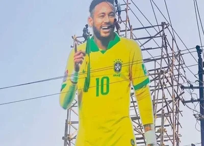 Totem de 100 metros do Neymar, na cidade de Kerela, Índia