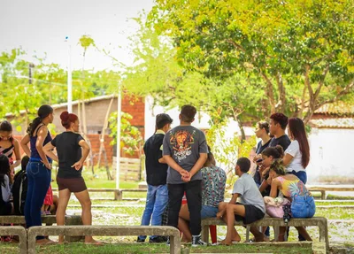 Um grupo de amigos do jovem Antônio Gelson de Moraes Júnior presenciou a morte do adolescente