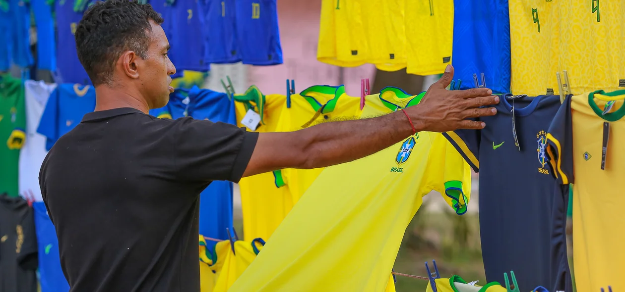 Venda de camisas do Brasil movimenta a economia