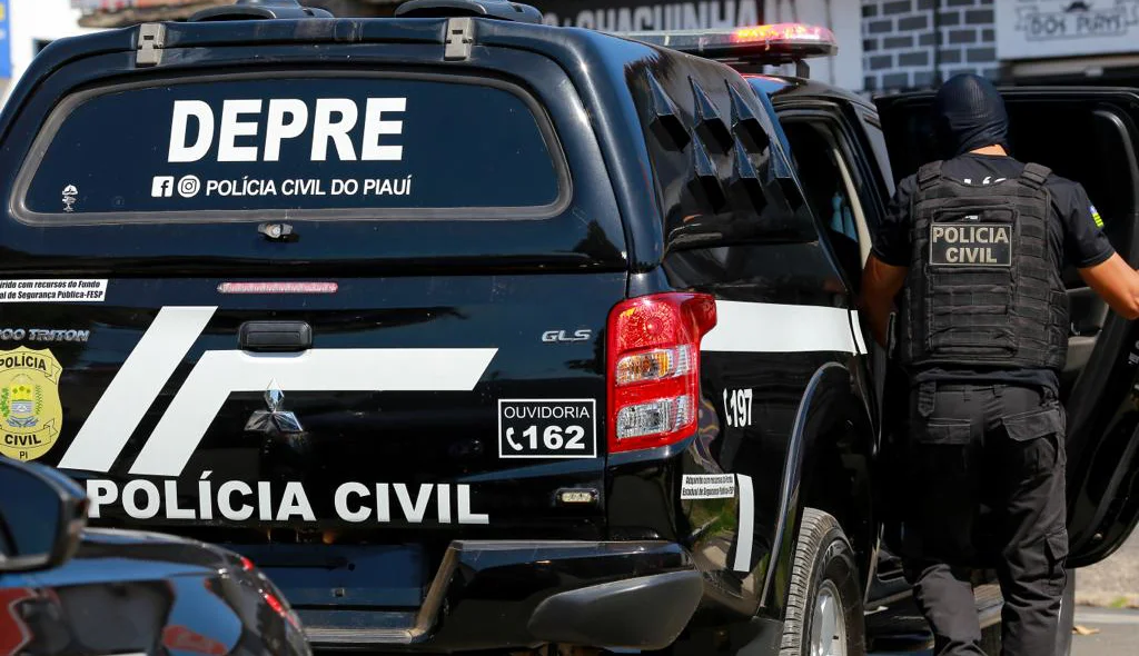 Viatura da Depre, da Polícia Civil
