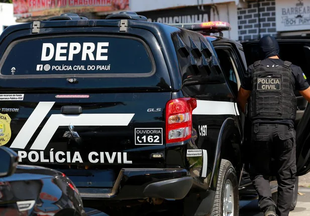 Viatura da Depre, da Polícia Civil