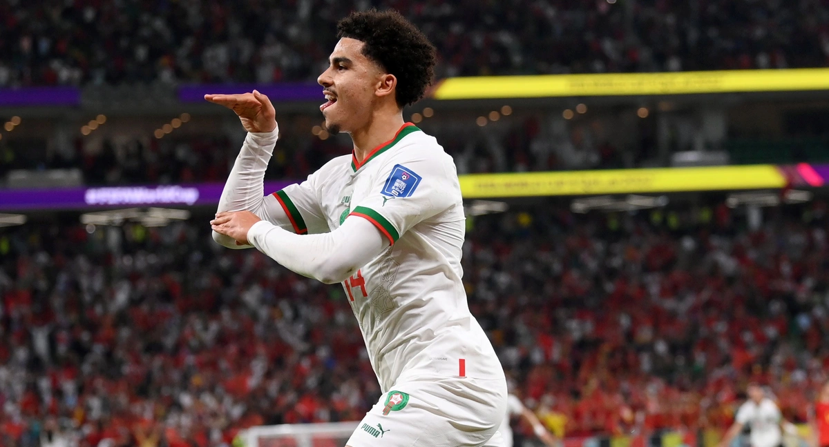 Zakaria Aboukhlal comemorando gol sobre a Bélgica