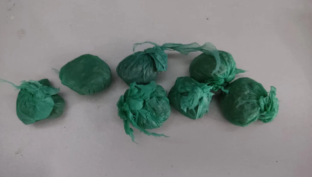 7 trouxas de maconha