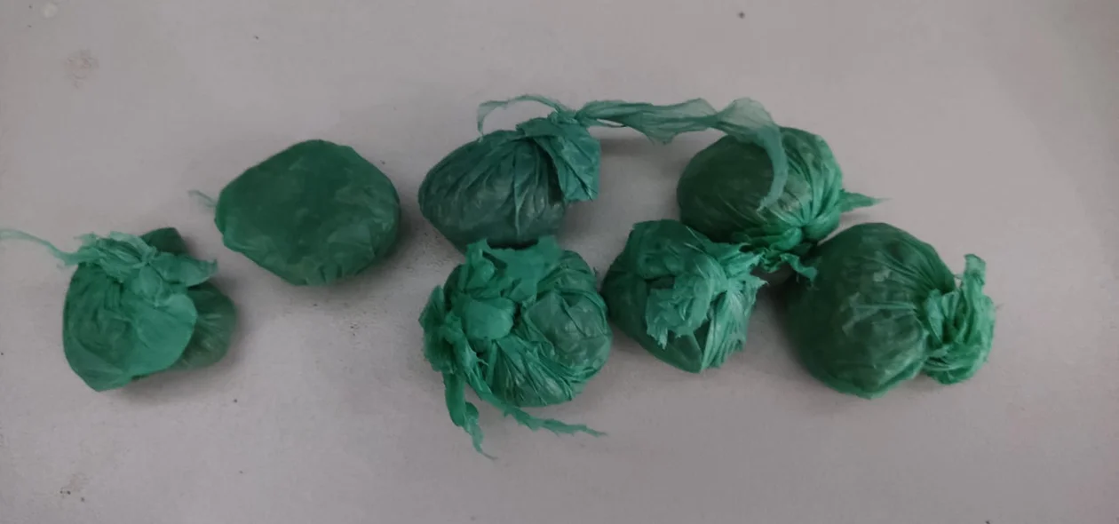 7 trouxas de maconha