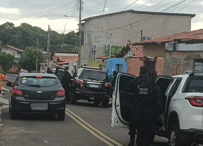 Agentes da PF