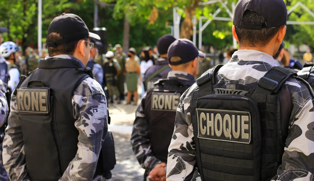 Agentes do RONE e do CHOQUE durante o evento de Operação Boas Festas
