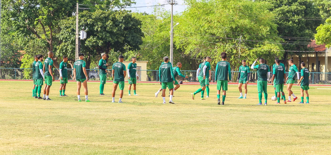 Altos treinado para a próxima temporada