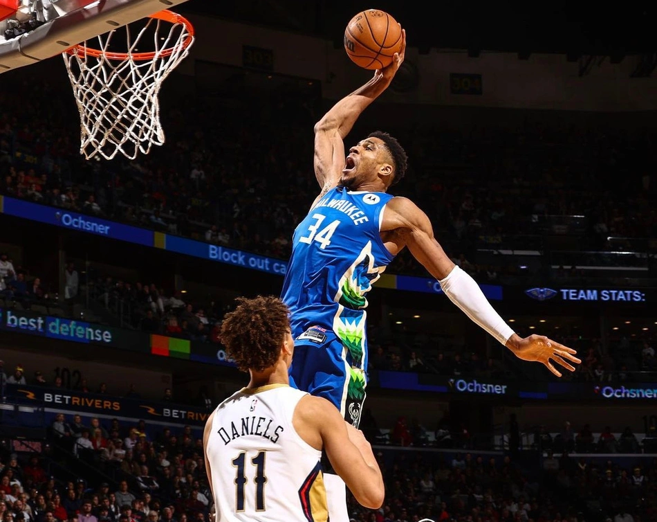 Antetokounmpo faz duplo-duplo contra o Pelicans