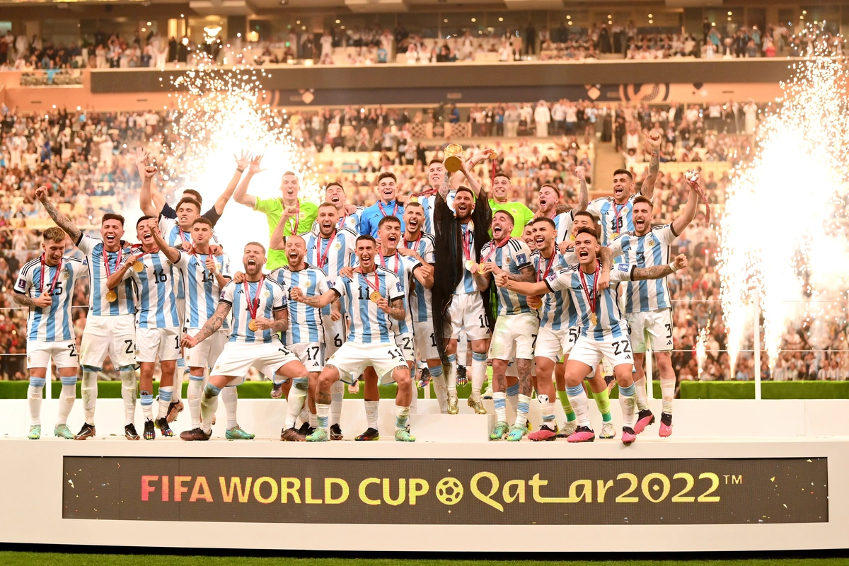 Argentina vence a França nos pênaltis e é tricampeã da Copa do Mundo