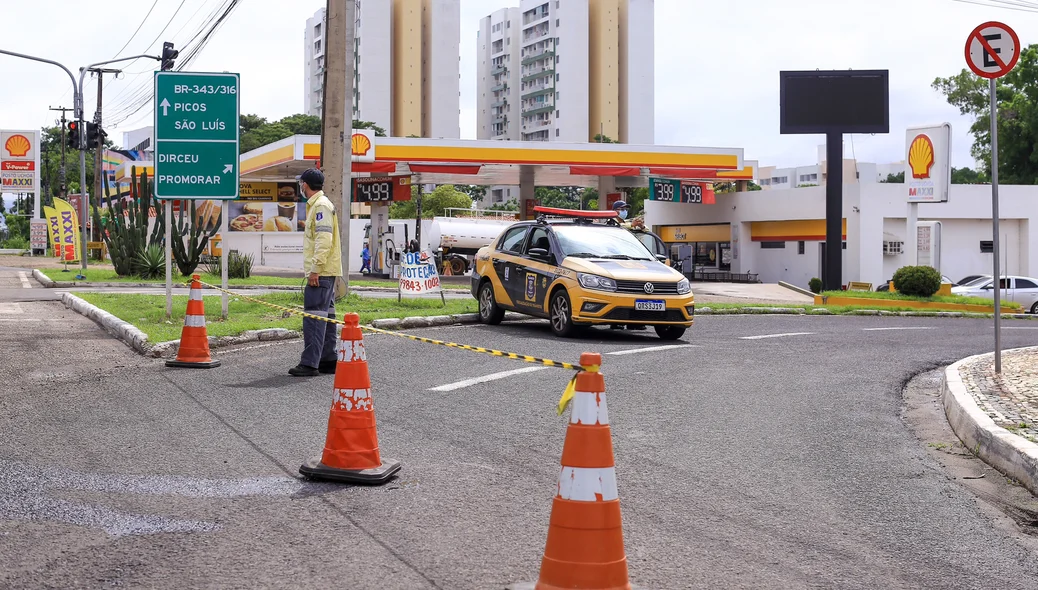 Avenida dos Expedicionários é bloqueada para obras