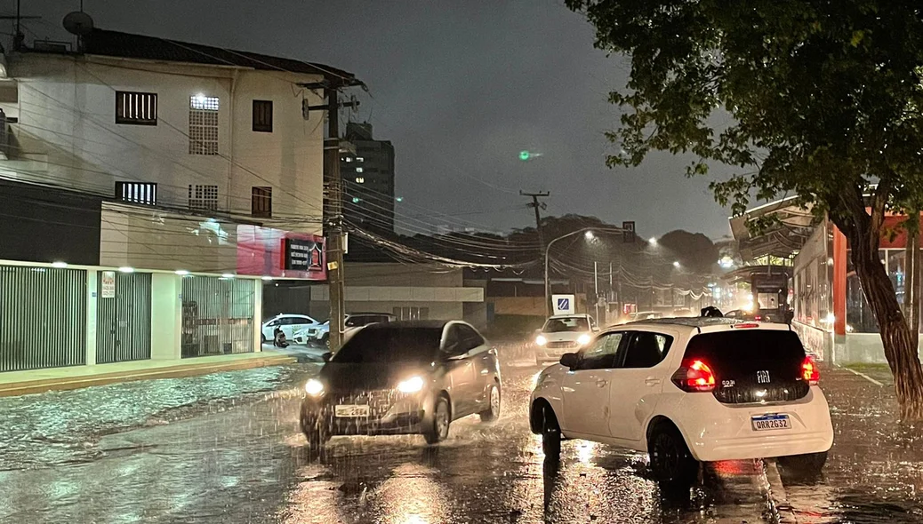 Avenida Presidente Kennedy alagada