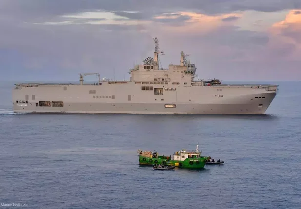 Barco brasileiro que transportava 4,6 toneladas de cocaína