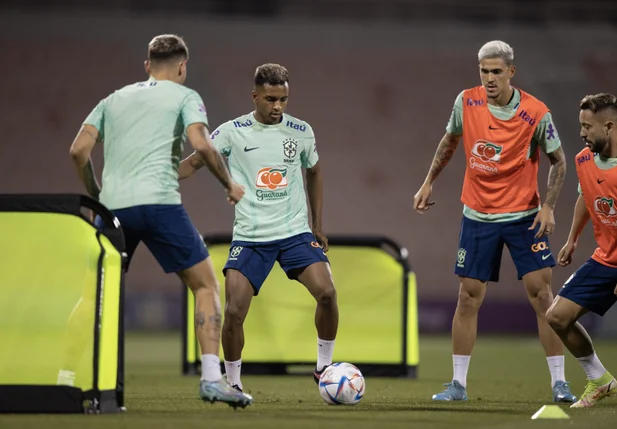 Brasil em preparação para o jogo contra a Croácia pelas quartas de final da Copa