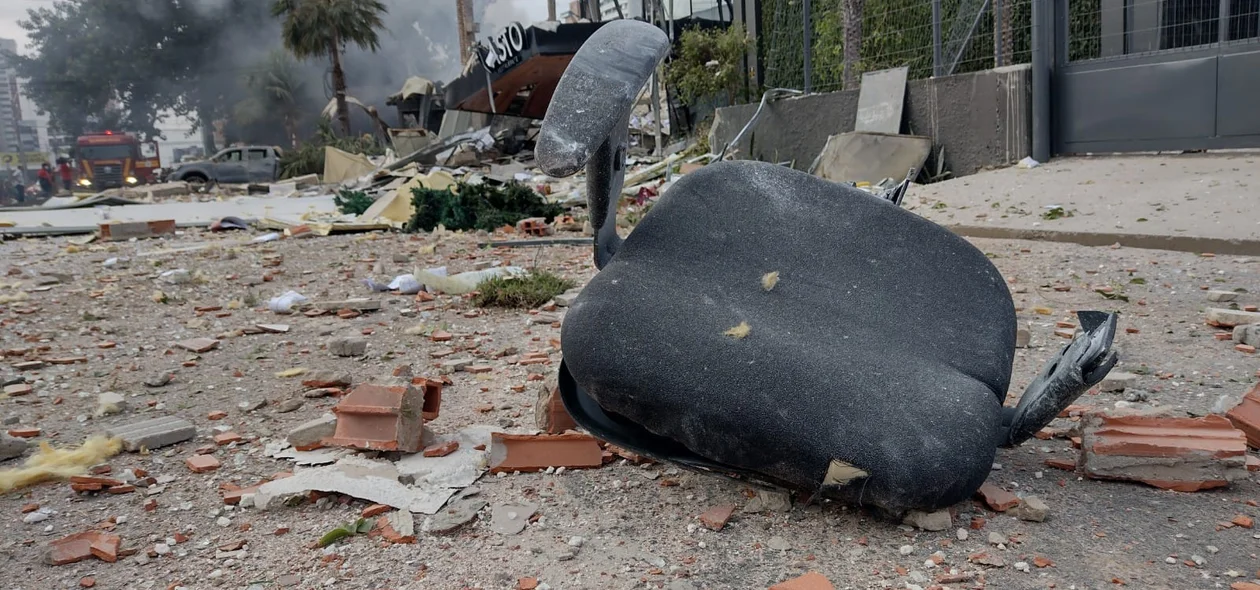 Cadeira destruída