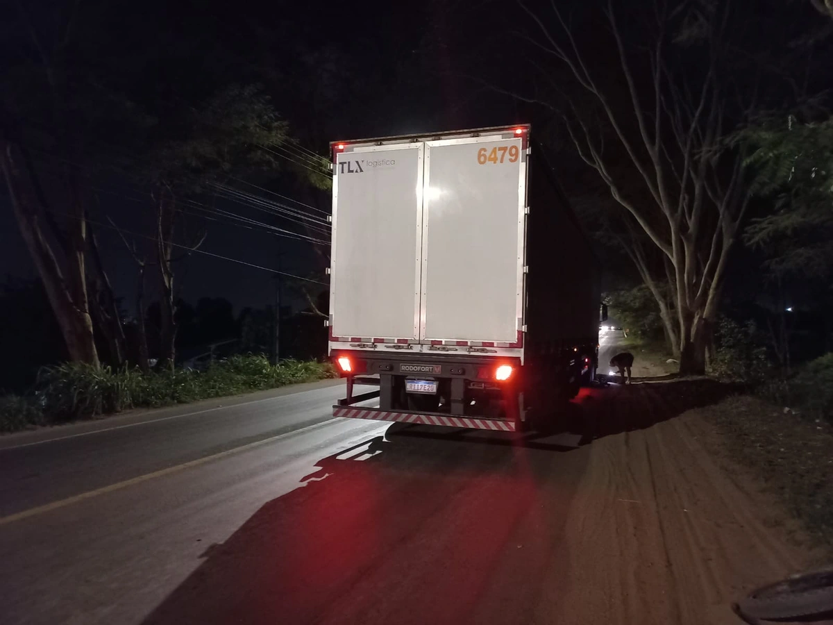 Carreta envolvida no acidente