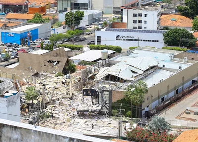 Cenário de destruição nos restaurantes Vasto e Coco Bambu