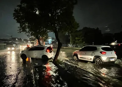Chuva forte alagou diversos pontos na zona leste