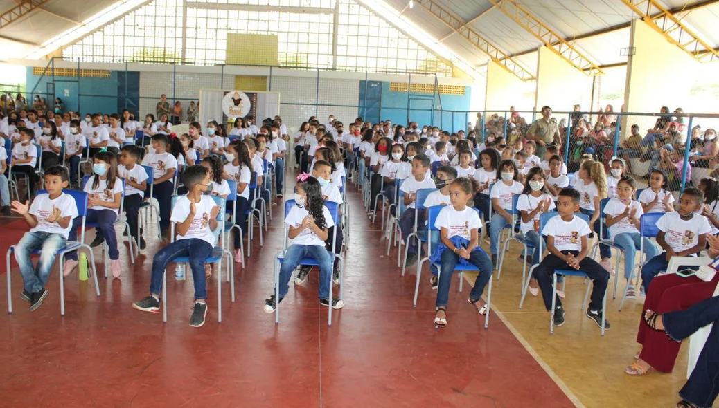 Crianças estudantes de escolas municipais de Nossa Senhora de Nazaré