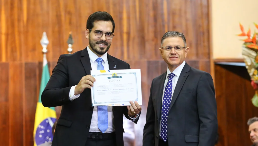 Deputado federal Marcos Aurélio sendo diplomado