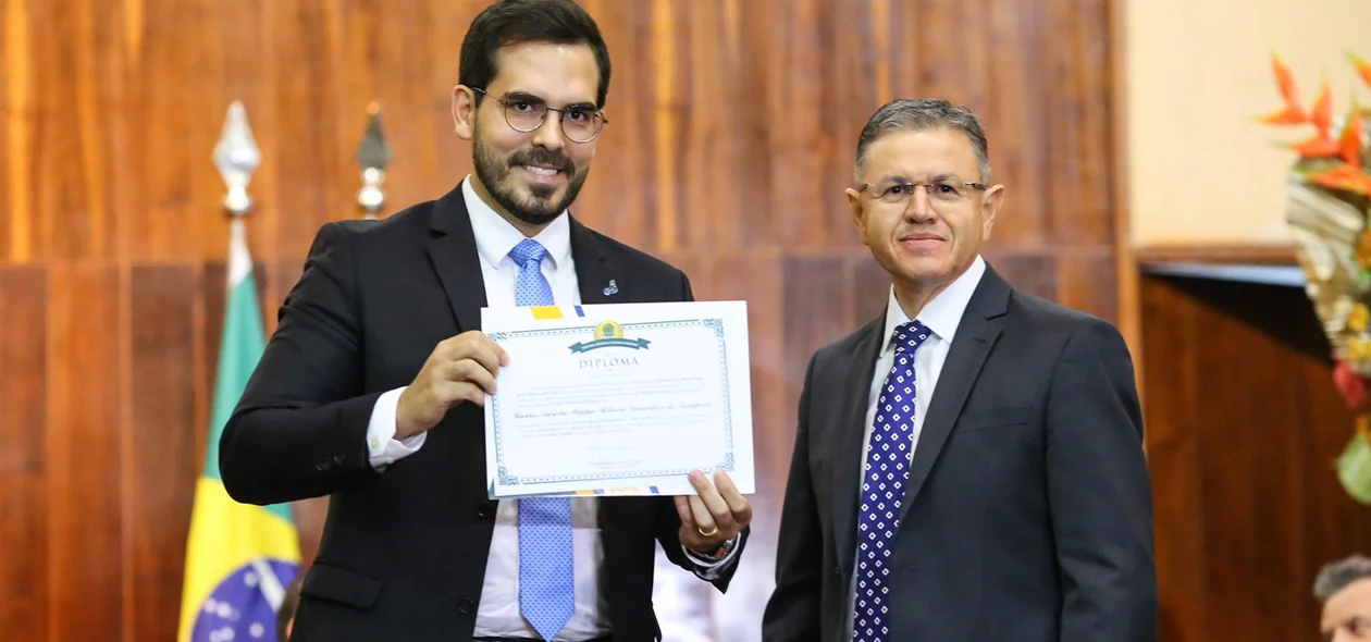 Deputado federal Marcos Aurélio sendo diplomado