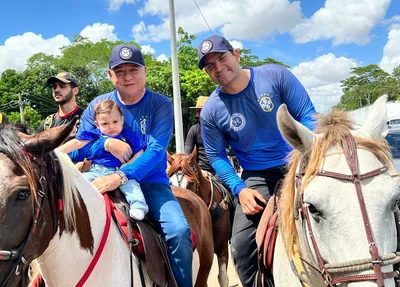 Deputado João Mádispn com o filho, Mádison Filho e o netinho na cavalgada