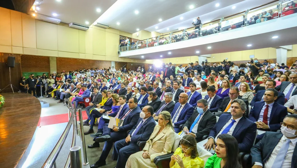 Deputados são diplomados pelo TRE