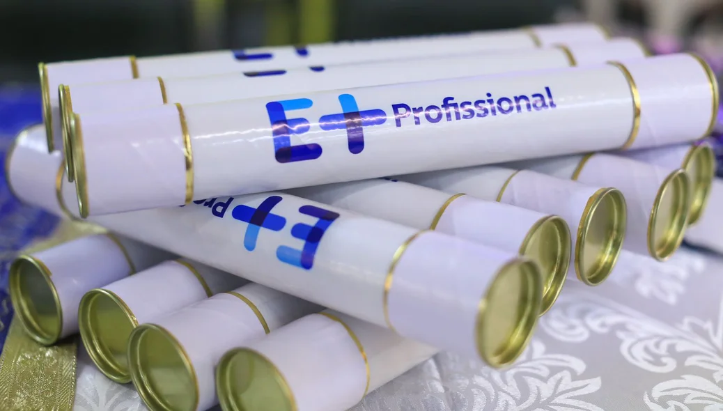 Diplomas do programa "E+ Profissinal", da Equatorial