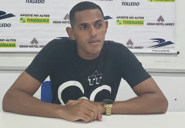 Dos Santos, meia do Altos
