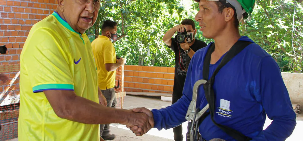 Dr. Pessoa visita obra na zona Norte de Teresina
