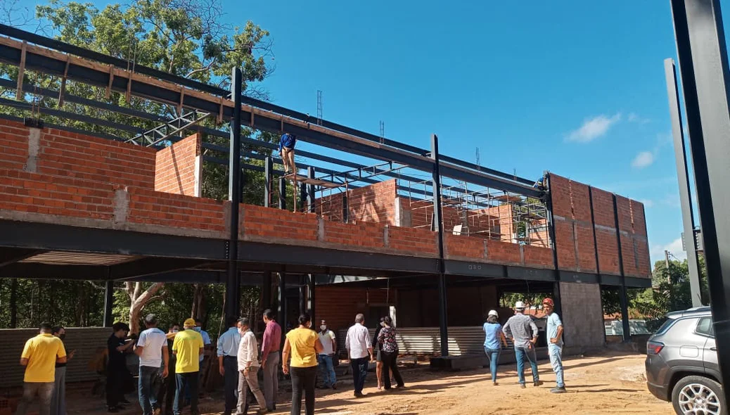 Dr. Pessoa visita obras da Escola Municipal 15 de Outubro