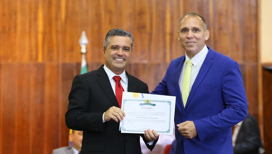 Dr. Vinicius é diplomado