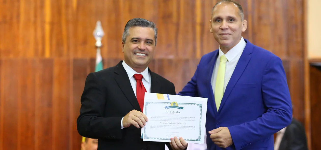 Dr. Vinicius é diplomado