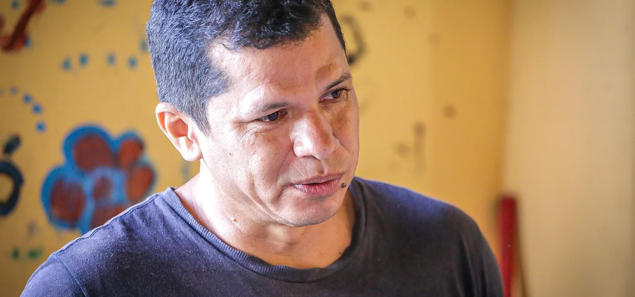 Edilson da Silva, morador da casa