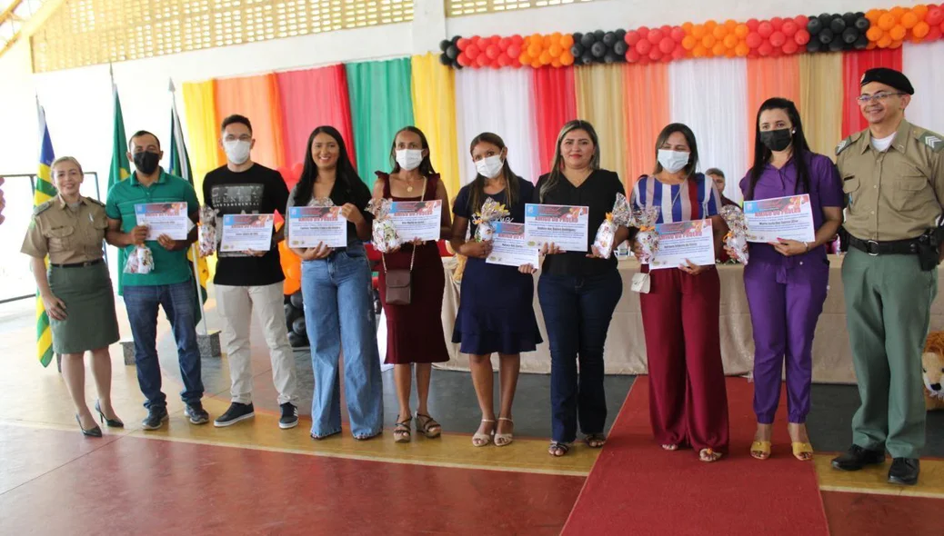 Entrega de certificados em cerimônia de formatura do Proerd em Nossa Senhora de Nazaré