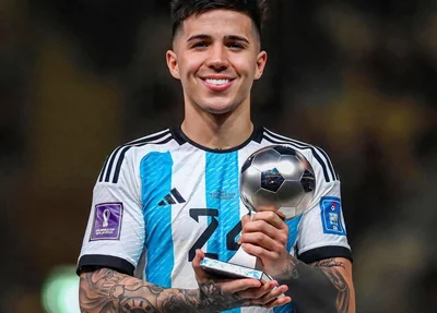 Enzo Fernández levou o prêmio de melhor jogador jovem da Copa do Mundo