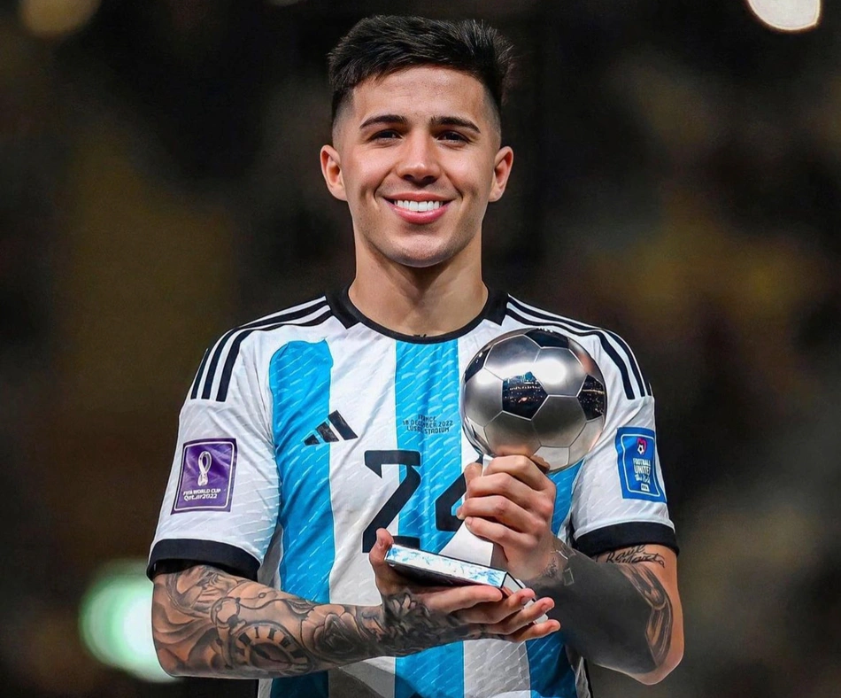 Enzo Fernández levou o prêmio de melhor jogador jovem da Copa do Mundo