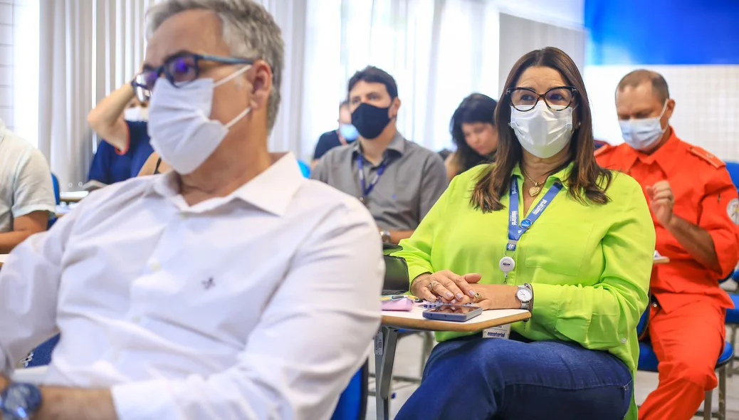 Equipe da Equatorial Piauí em reunião do plano operacional de fim de ano no Litoral