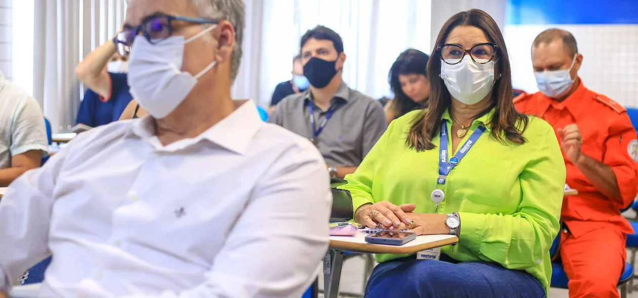 Equipe da Equatorial Piauí em reunião do plano operacional de fim de ano no Litoral