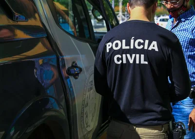 Equipes do 1º DP da Polícia Civil em diligência no local