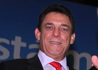 Ex-prefeito Amaro Melo