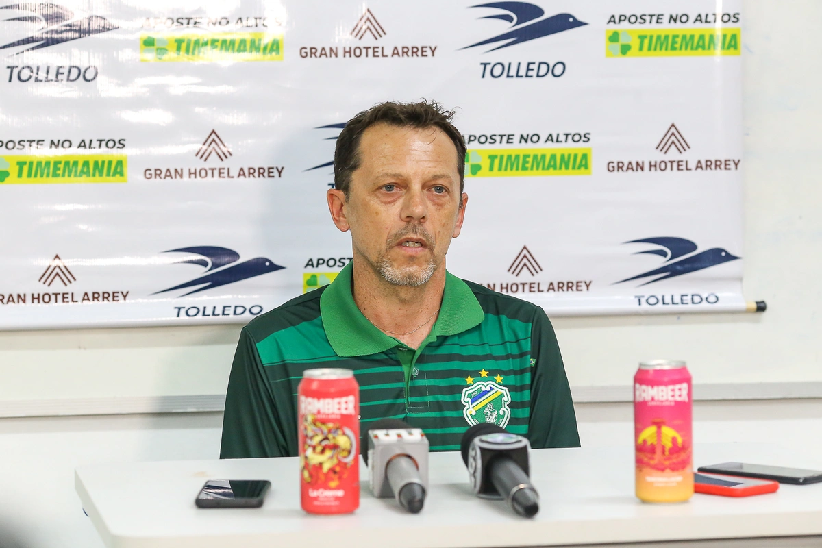 Fernando Tonet em coletiva